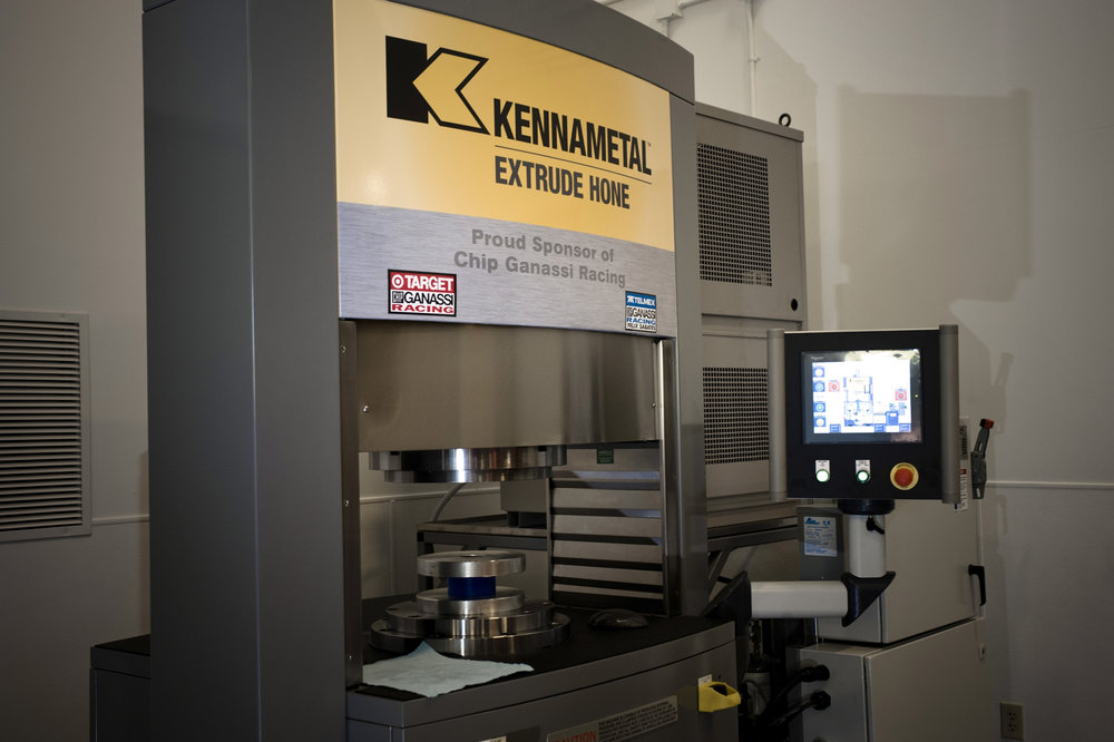 En Son Kalıp ve Yüzey İşleme Teknolojisi Ganassi ve Kennametal Ortaklığını Indy Car’da İleri Taşımaktadır